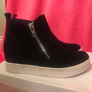 Steve Madden Wedgie Black Suede Shoes